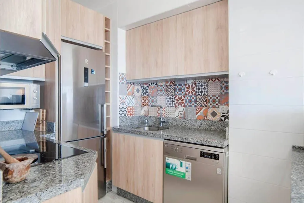 021 - Wonderful Beachfront Apartment With Stunning Sea Views Benalmádena